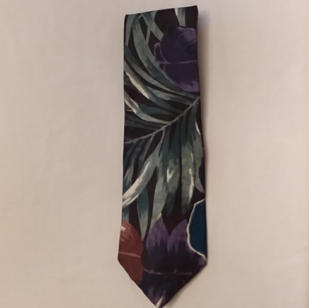 L188, Retro, Green, black, and purple tie. 4" wide